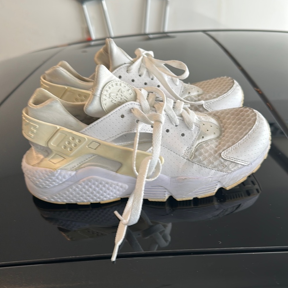 NIKE HUARACHE